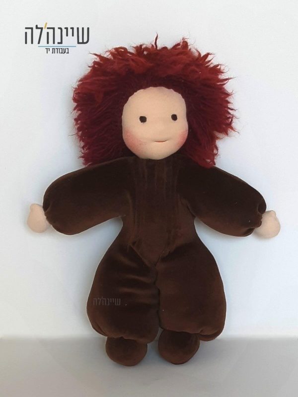 בובה אנתרופוסופית עם שיער אדום